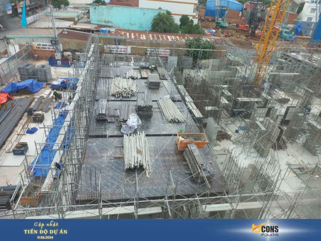 Thi công cột vách tầng 1 và cốt pha dầm sàn tầng 2 Tháp A