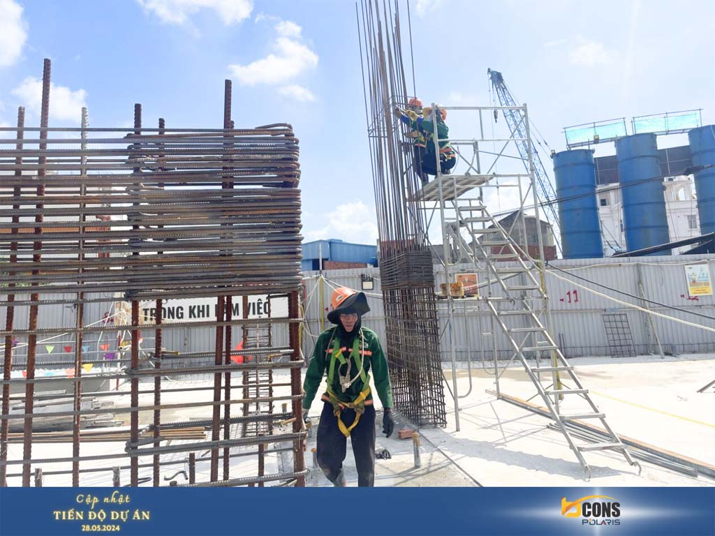 Thi công thép cột tầng 1 Tháp B